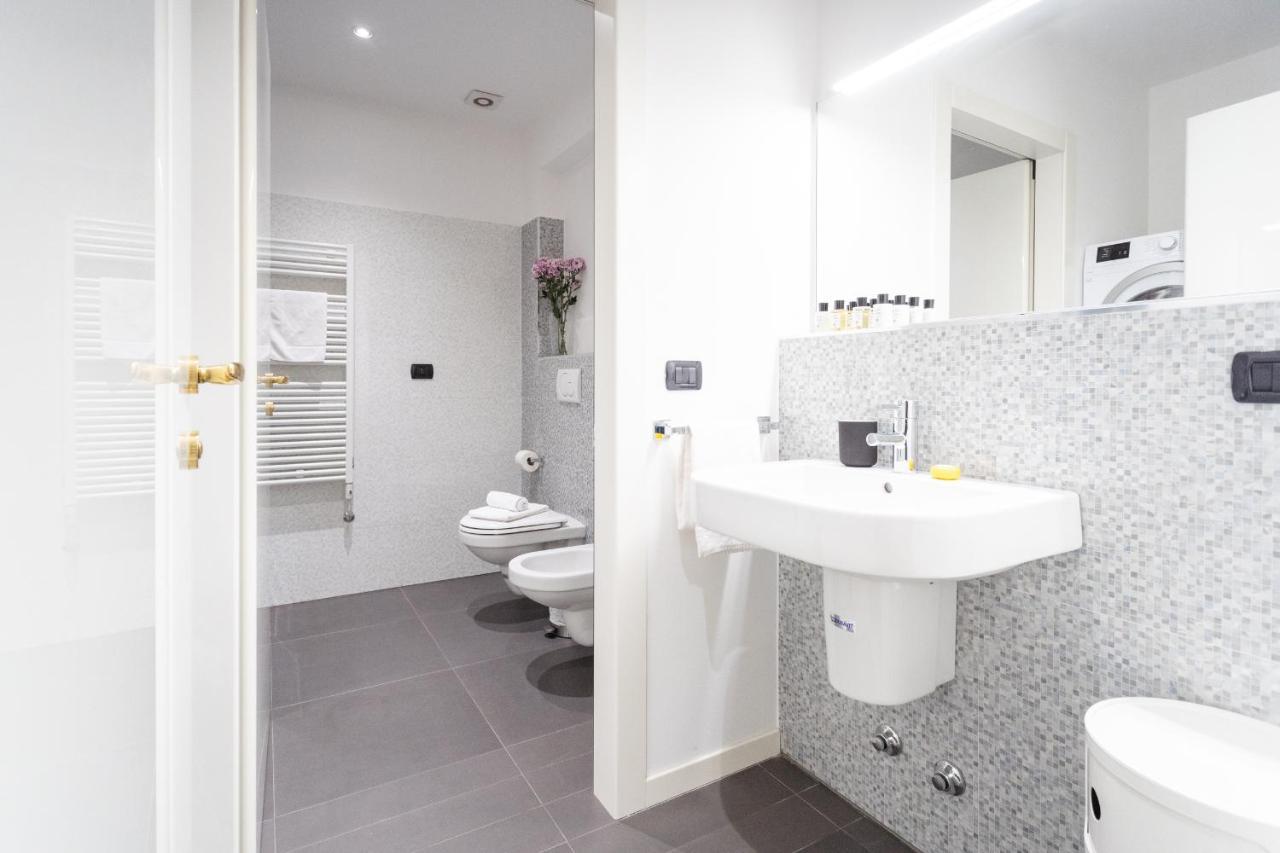 White Flat In Como City Center By Rent All كومو المظهر الخارجي الصورة